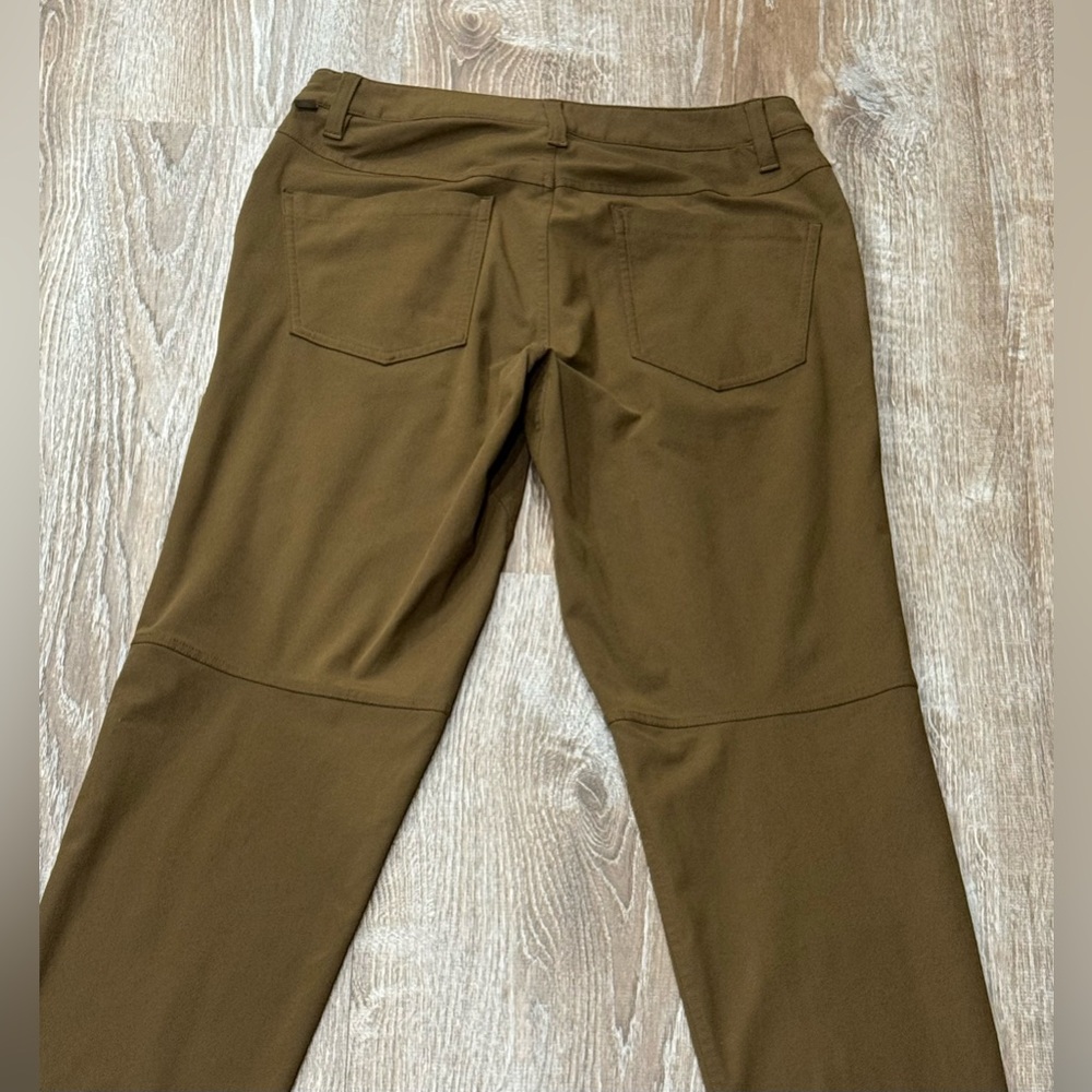 Lululemon Men’s ABC Slim-Fit 5 Pocket Pant - Picture 4 of 4